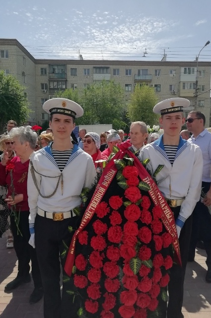 8 мая 2019 года, в преддверии дня Победы, курсанты Морского центра возложили "Венок Памяти" к подножию памятника "Морякам-Североморцам"